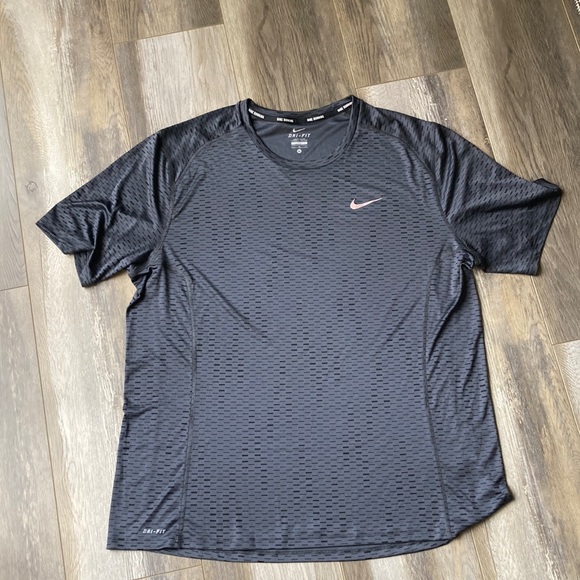 Nike Dri-Fit short sleeves running shirt - Picture 1 of 2